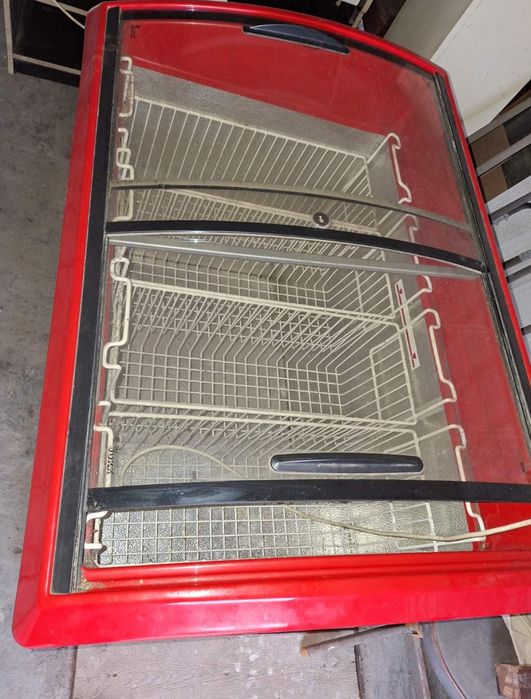 Продам морозильную камеру