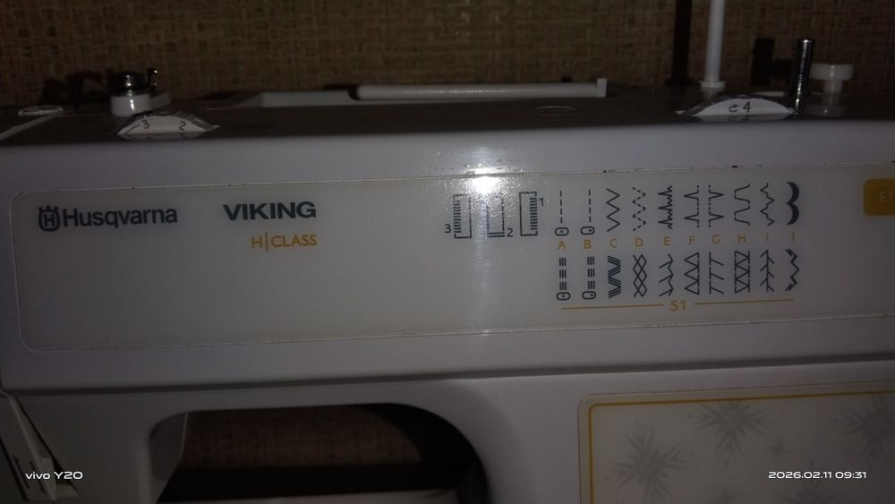 Прямострочная машина Husqvarna Viking E10