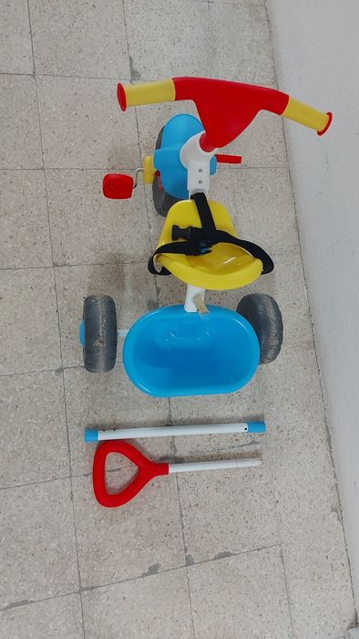 Triciclo criança