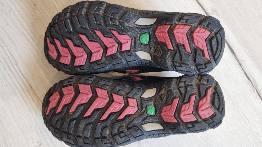 Трекінгові кроси karrimor
