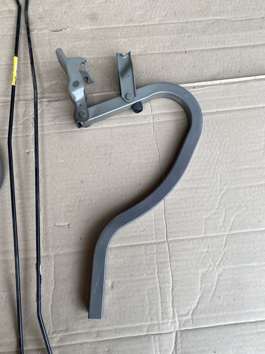 Петлі кришки багажника Хюндай Акцент-3.Hyundai Accent-3.