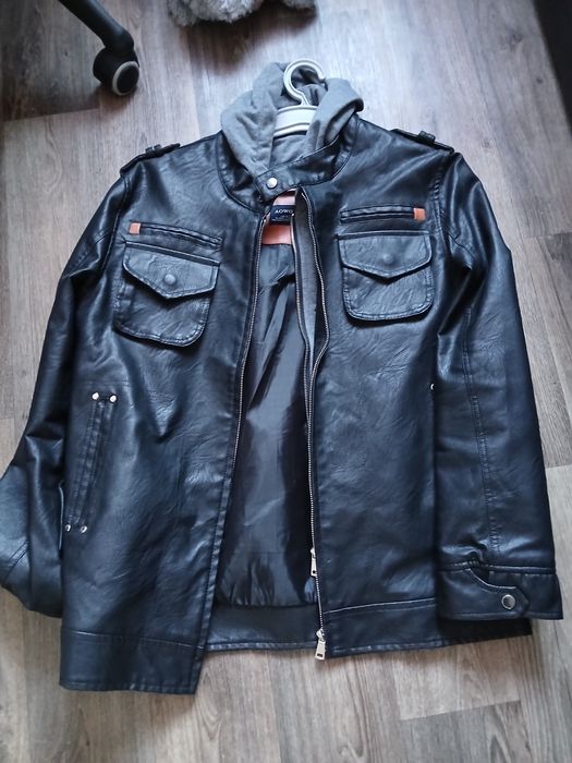 Кожанка с капюшоном