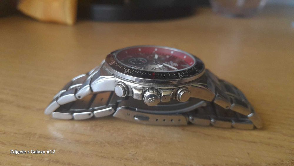 Casio Edifice 5116 EF-552 red dial, używany w pełni sprawny.