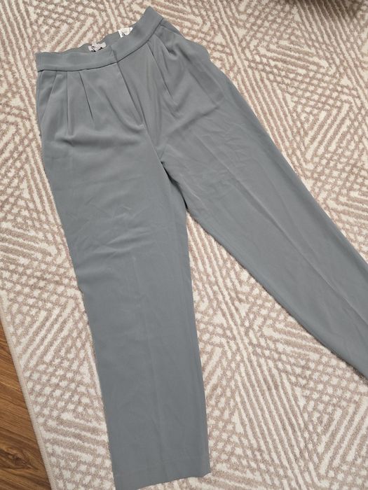 Продам 2 лоти жіночого одягу, 8 одиниць