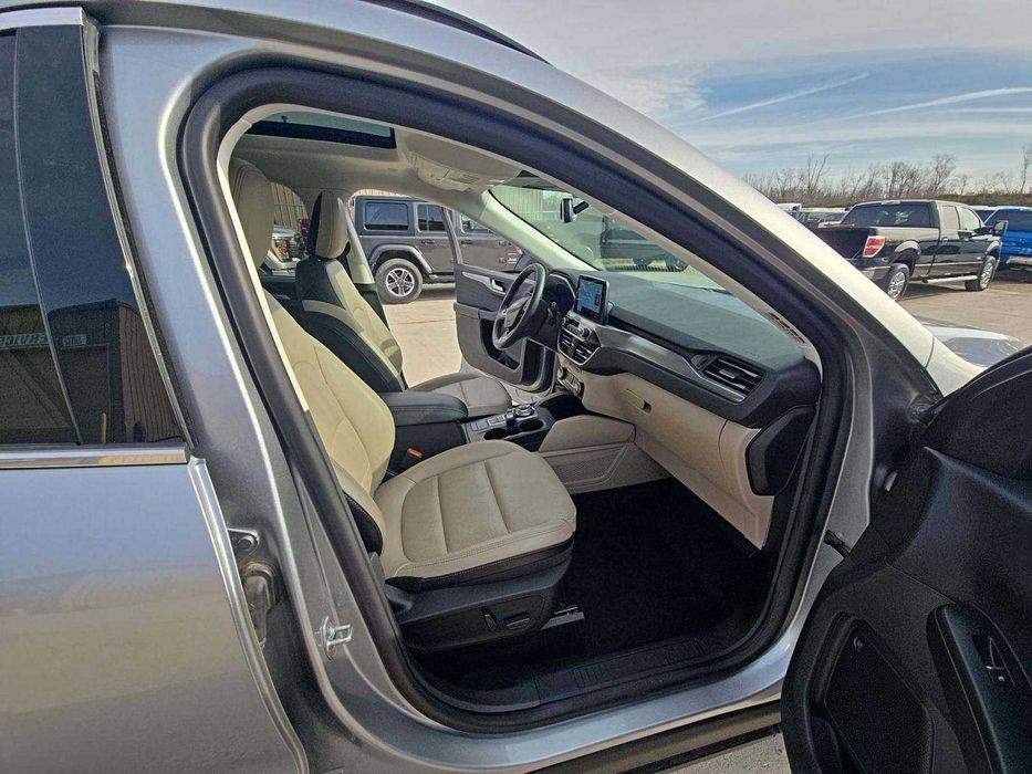 2022 Ford Escape Plug-In Hybrid Titanium