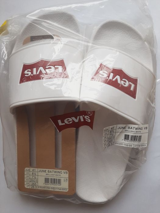 Levis Nowe klapki basenowe June Batwing VB 41