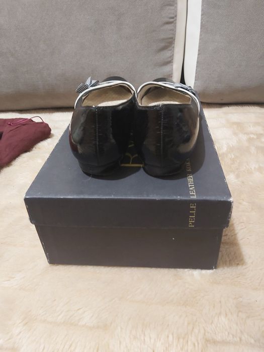 Sprzedam piękne buty z kokardką z firmy ryłko