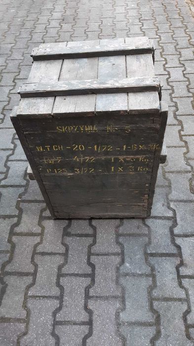 Sprzedam starą skrzynię na amunicję