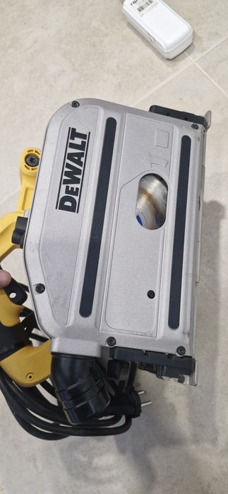 Serra de incisão DEWALT DWS520