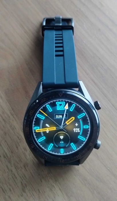 smartwatch Huawei GT 3 w kolorze zielonym