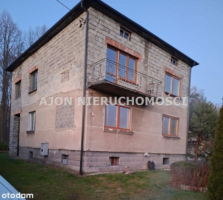 Dom dwurodzinny w Ligocie pod lasem.