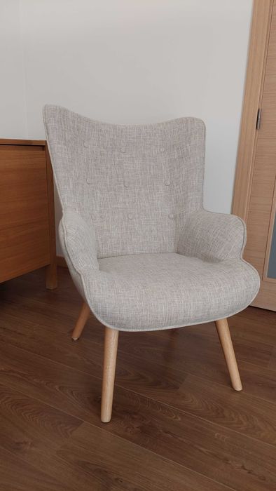 Cadeirão bege para sala ou quarto