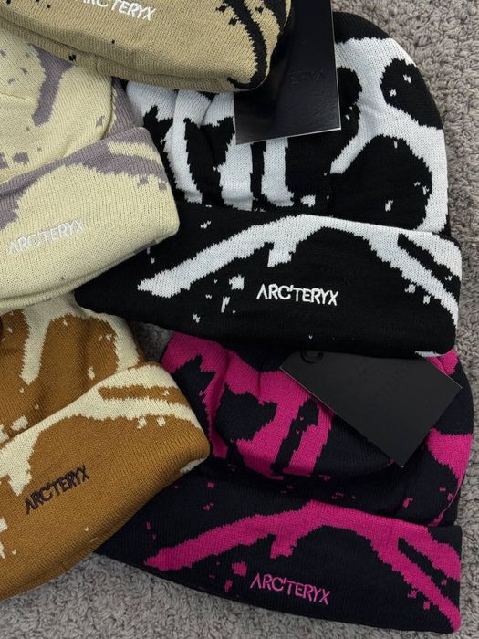 шапка Arcteryx.