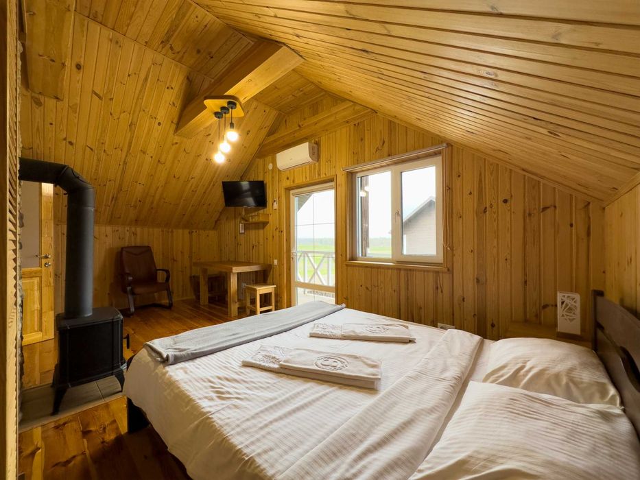 Продаж готелю в с.Підманове, Волинська область поруч з озером Світязь.