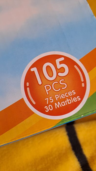 Plastikowa zjeżdżalnia dla kulek