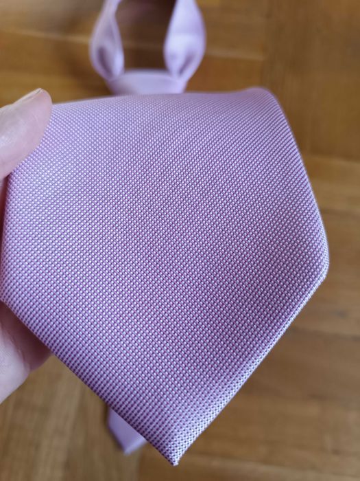 Różowy stylowy krawat