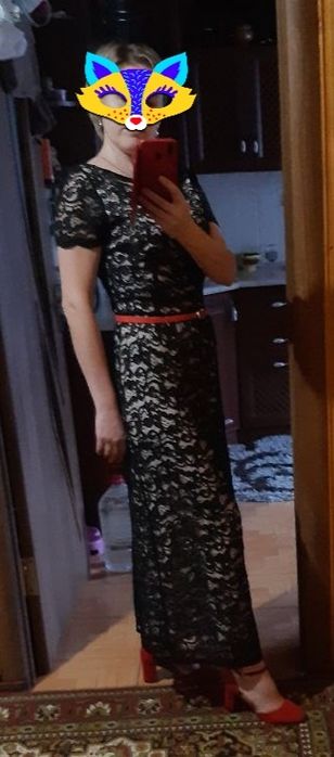 Гарна, вишукана сукня.