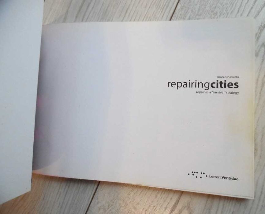 Marco Navarra Repairing cities tekst po włosku i angielsku