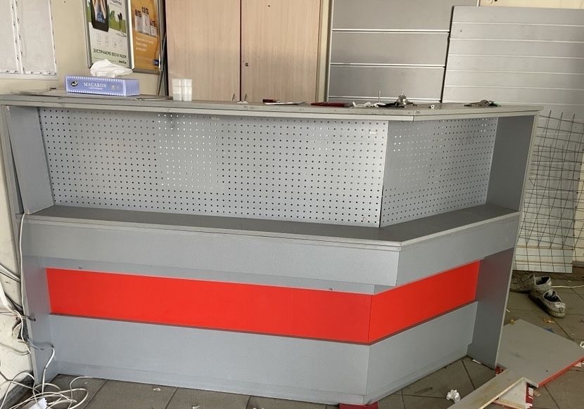 Меблі для салону, магазину, офісу