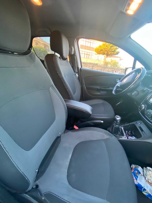 Renault Captur 1.5 DCI de 110 cavalos Versão Exclusive