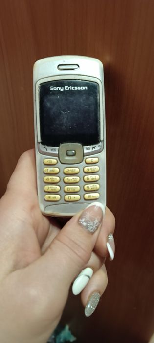 Продается телефон