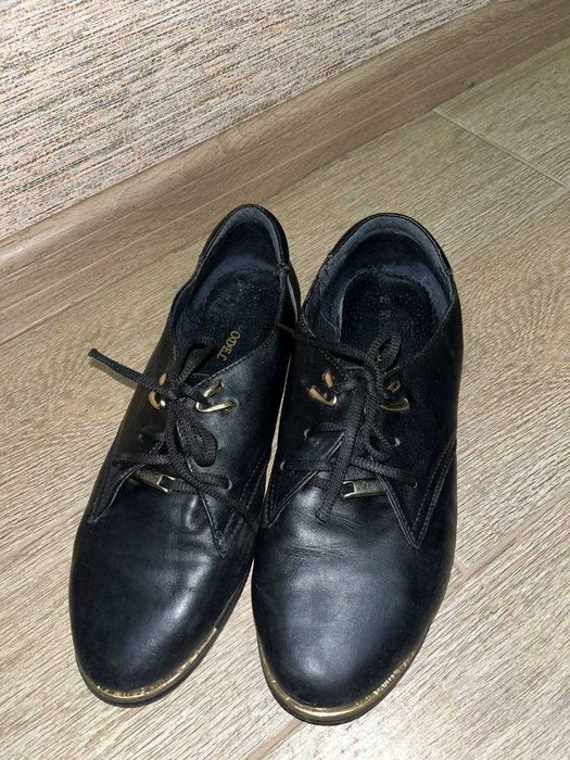 Шкіряні жіночі туфлі