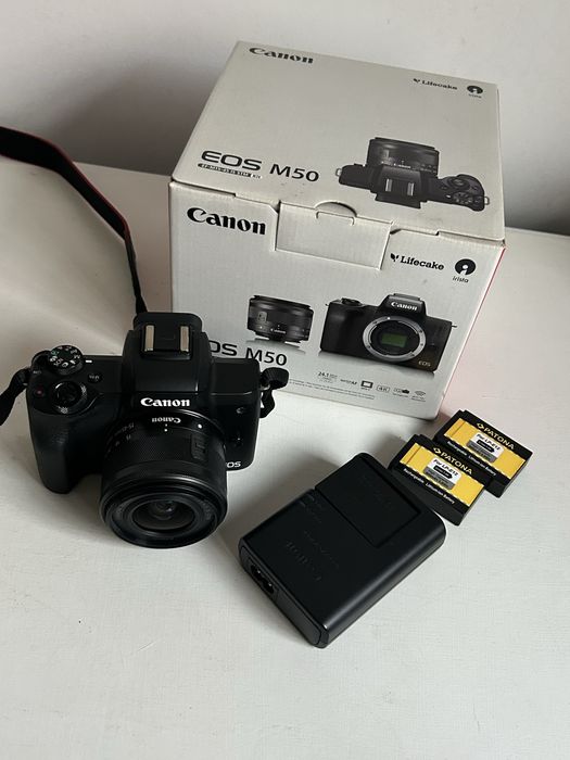 Câmara Canon M50