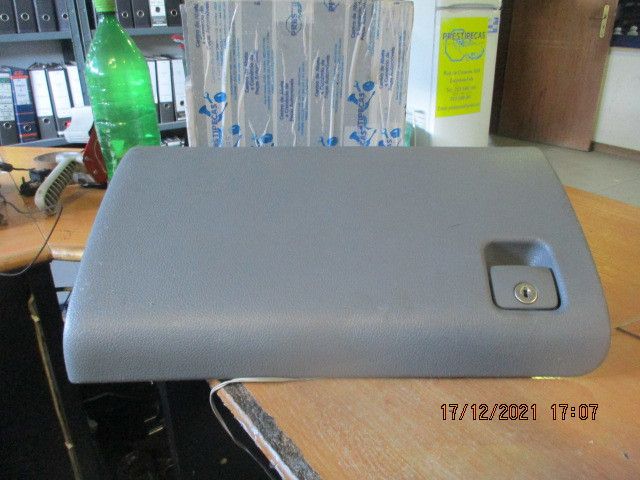 Porta luvas PEUGEOT 406 (8B)