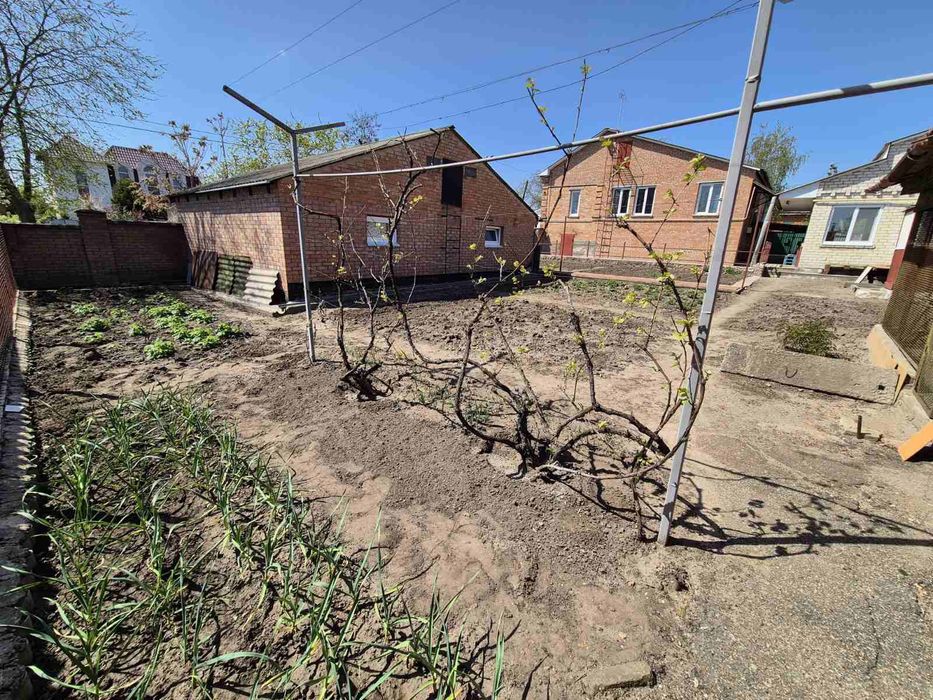 Продається будинок в Центральній частині міста.