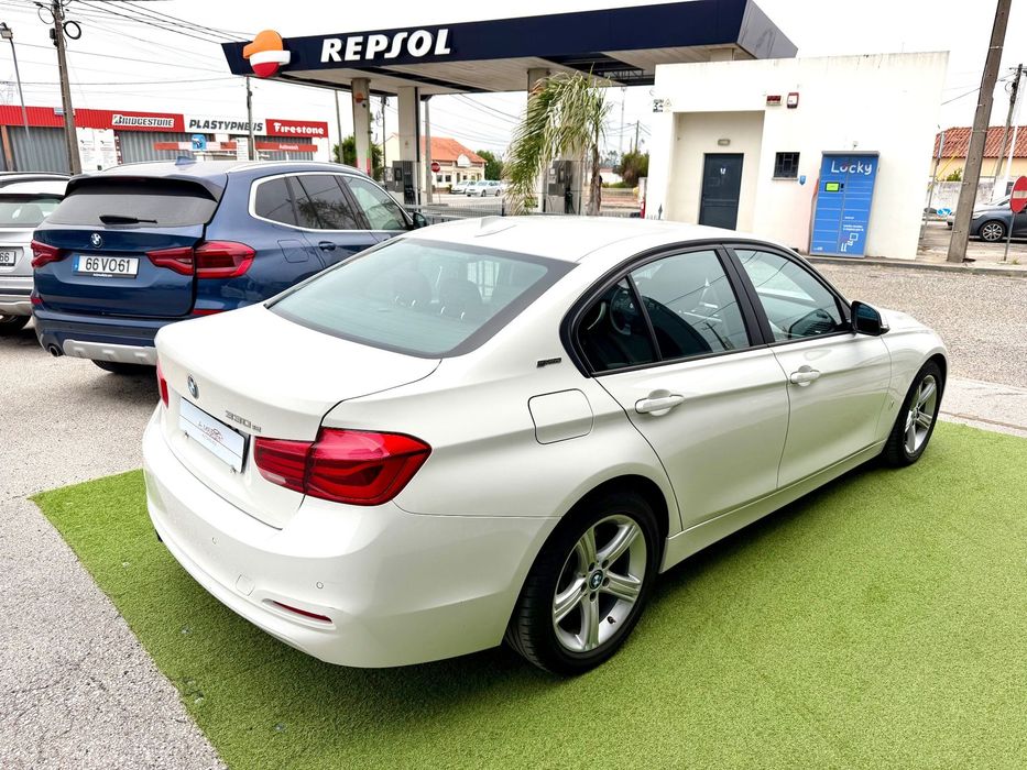 BMW 330 e iPerformance Advantage