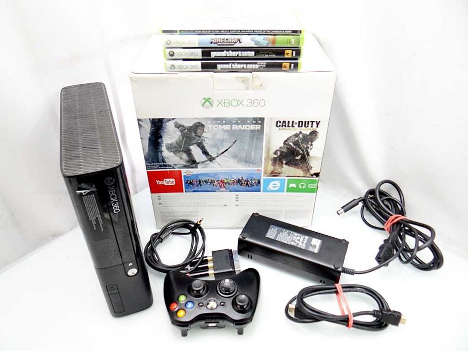 Konsola Microsoft Xbox 360 E 250 GB / Pad / 4 gry / Eko Komis