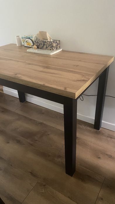 Stół 70x120cm i 5 krzeseł
