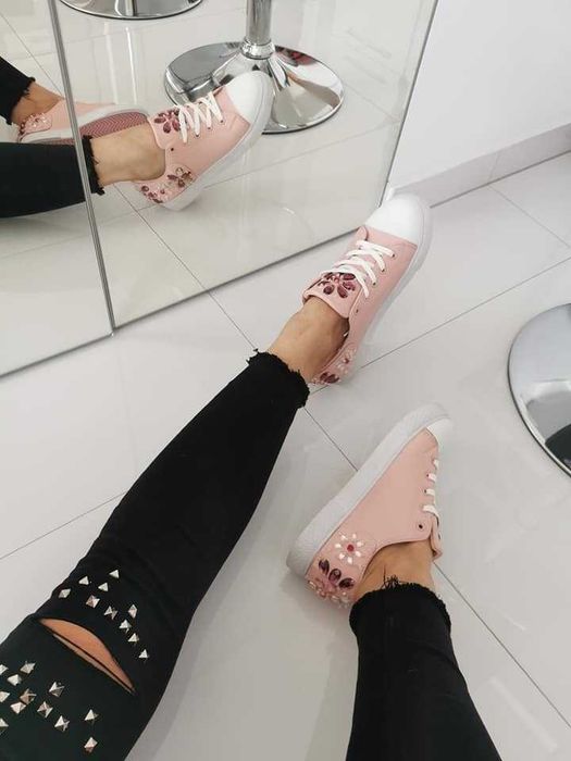 Różowe Wiązane Trampki Cyrkonie Biała Podeszwa Buty Damskie