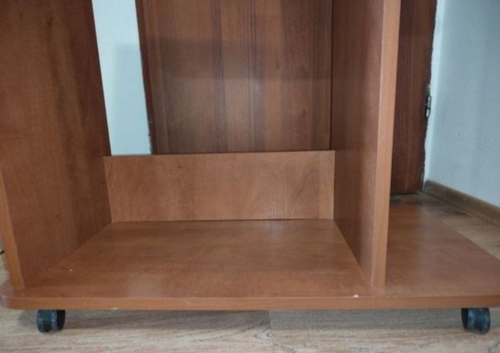 Biurko szkolne młodzieżowe.