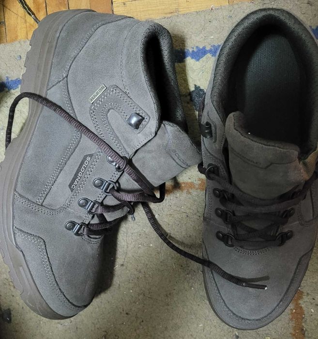 Vendo botas camurça NOVAS