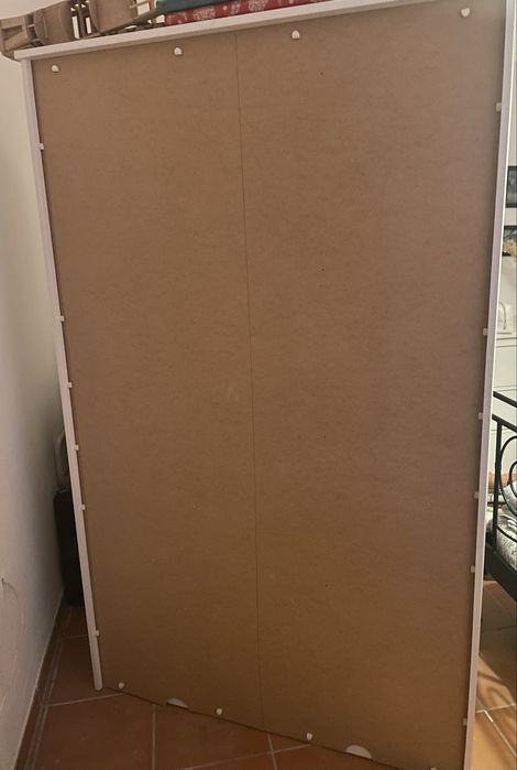Roupeiro em muito bom estado com pouco uso. 1,15 largura, 60cm perfundidade, 1,90mt altura.