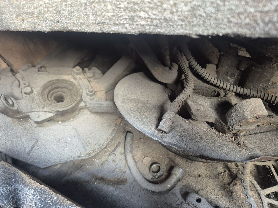 Поворотный кулак ступица цапфа в сборе с тормозным диском. ваз2121нива