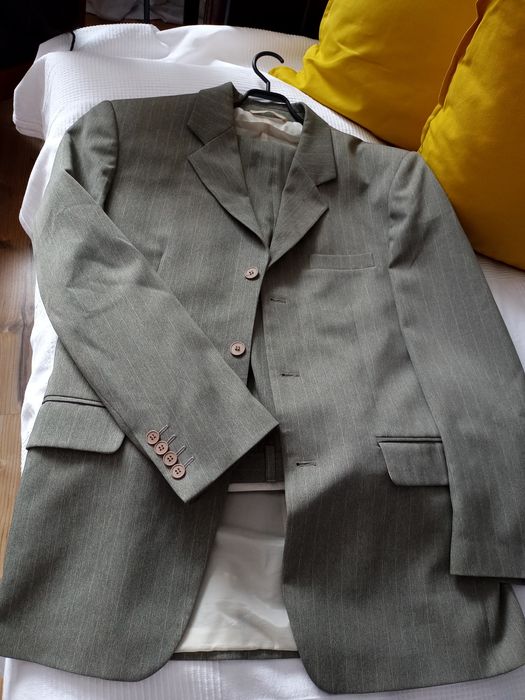 Garnitur meski stan bardzo dobry.