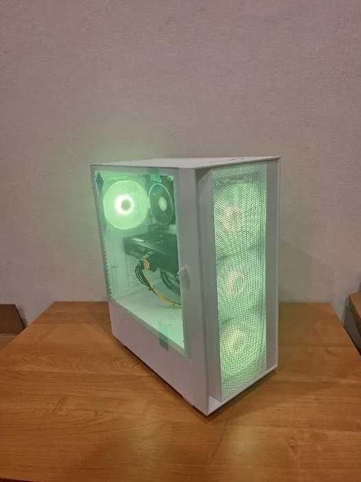 Mocny Komputer Gamingowy – Idealny do Gier i Pracy!