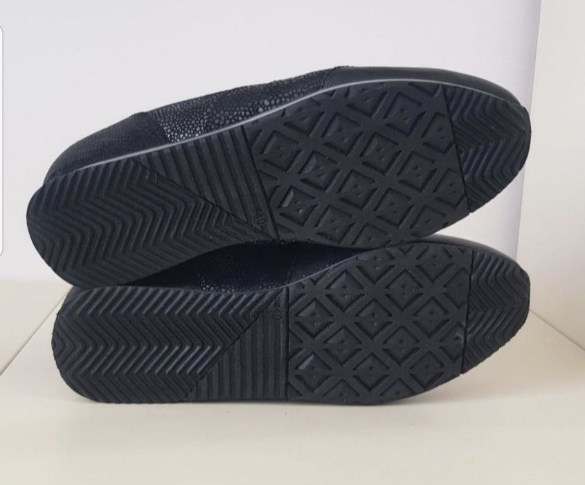 Кожаные кроссовки giovanni lombardi сникерсы кеды новые 40 размер