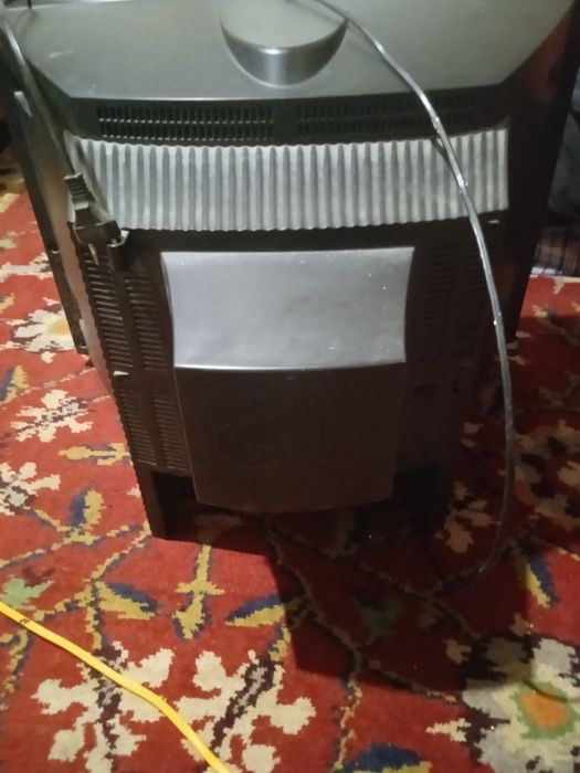 Продам телевизор LG 52 см по диагонали