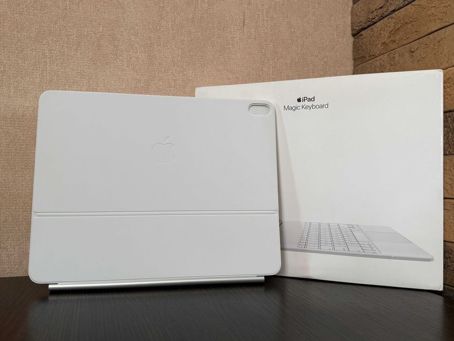Magic Keyboard для iPad Air 13" / Pro 12.9" White (Модель A3340)