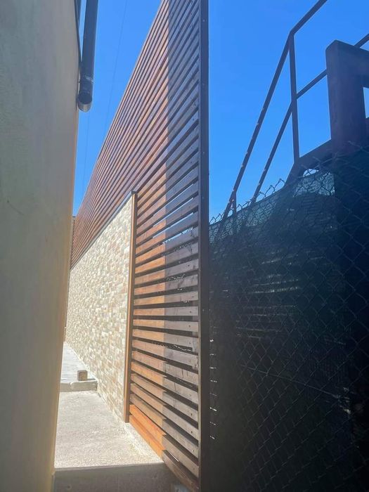 Aplicacao de deck exteriores , telheiros, pergulas. Vedações