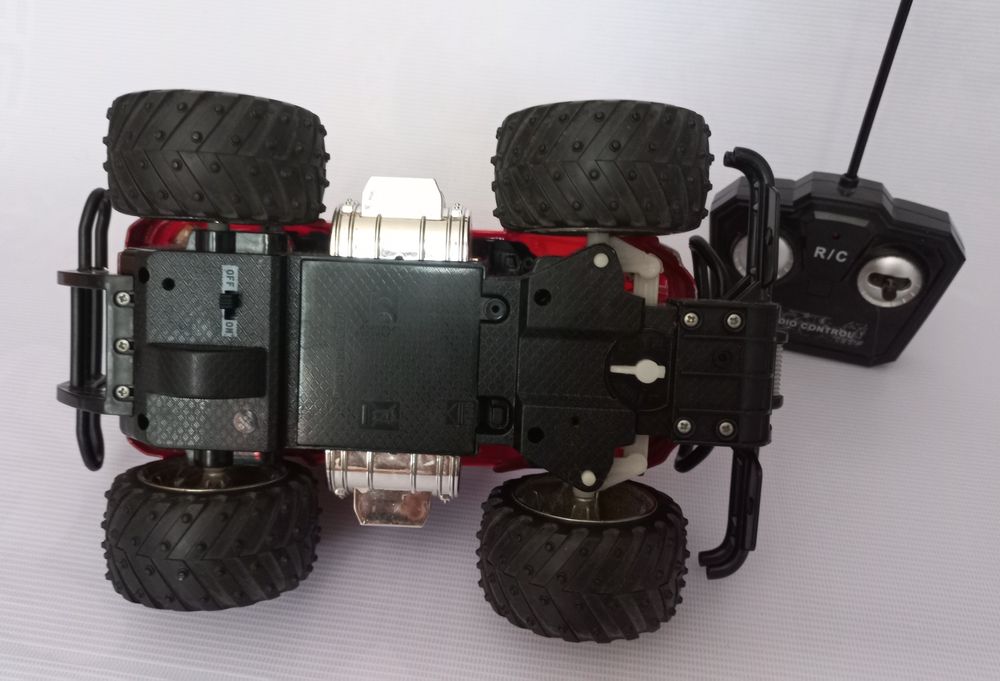 Автомобиль на р/у "Extreme Pirate", Внедорожник 1:16