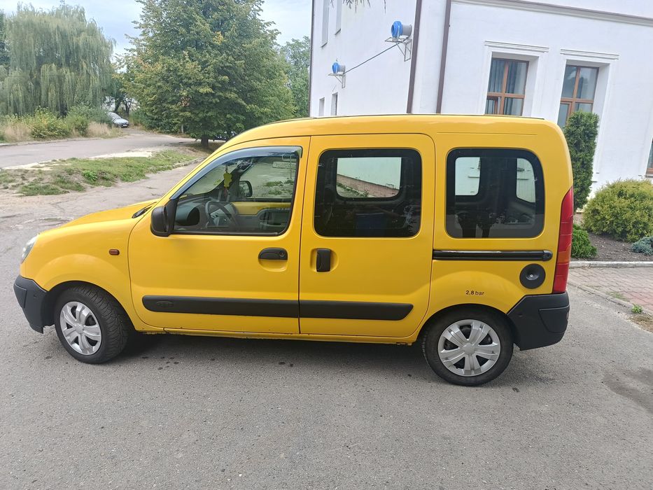 Рено Кенго мінівен пасажир