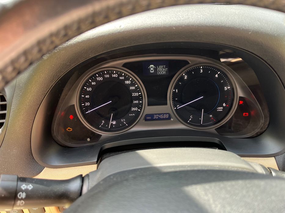 Продам Lexus is 220d