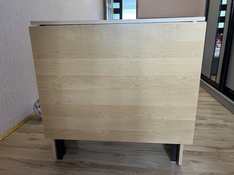 Продам розкладний стіл ( Бабочка)