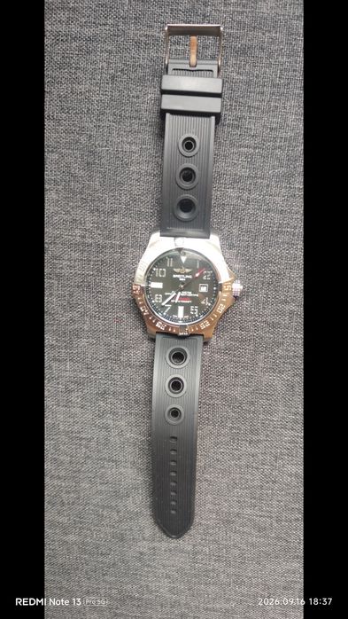 Breitling avanger A17331