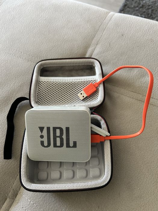 Coluna JBL cinza