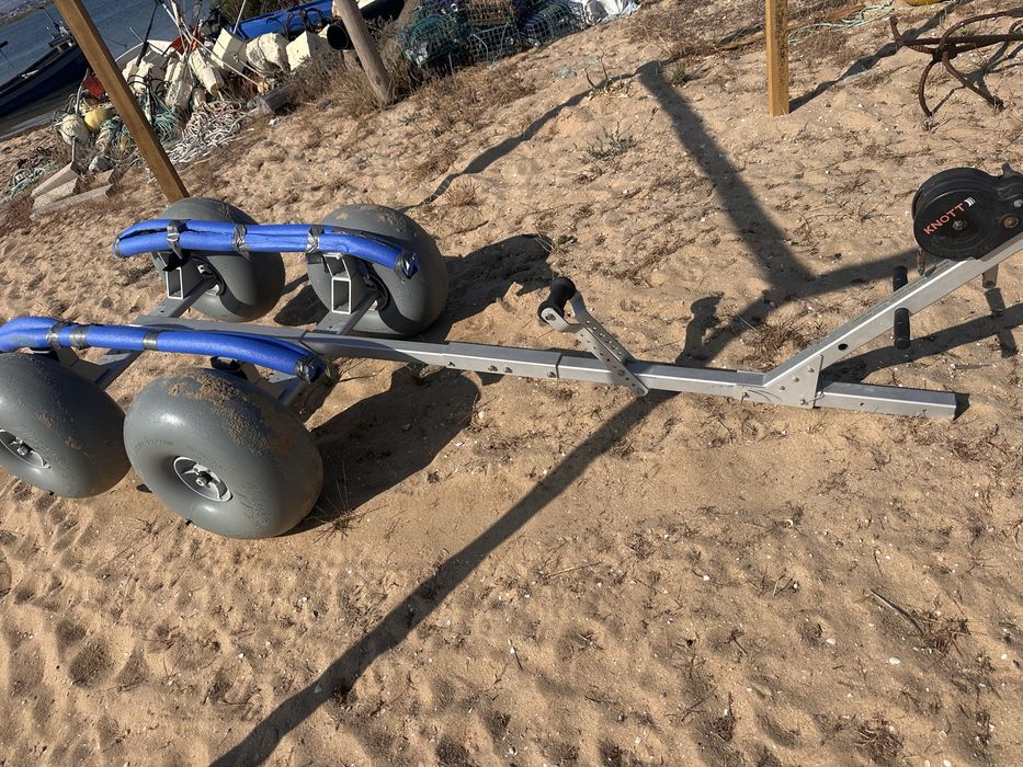 dolly náutico ou carrinho para jet ski